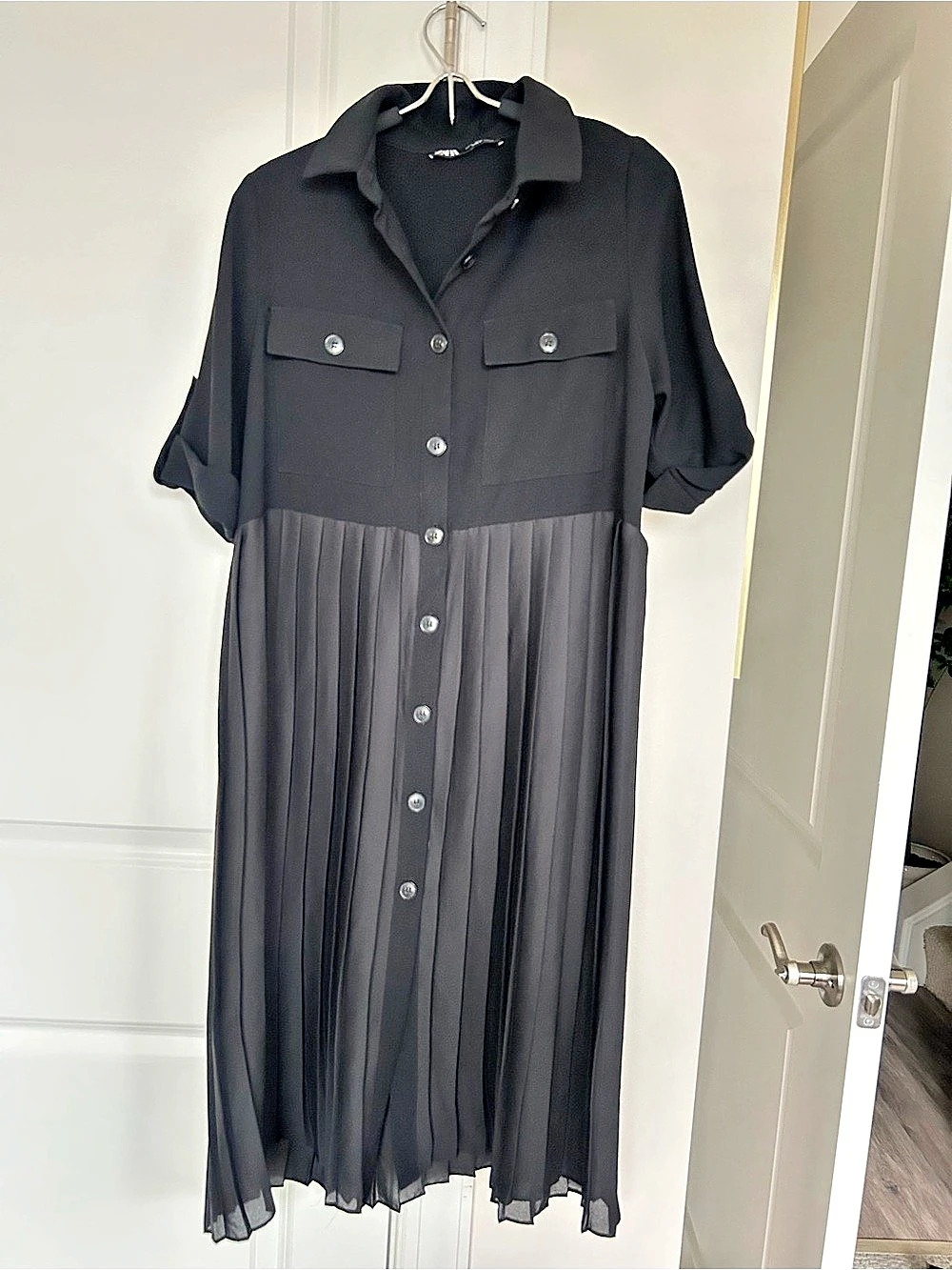 Zara Pleated Maxi Dress in Black Size Medium